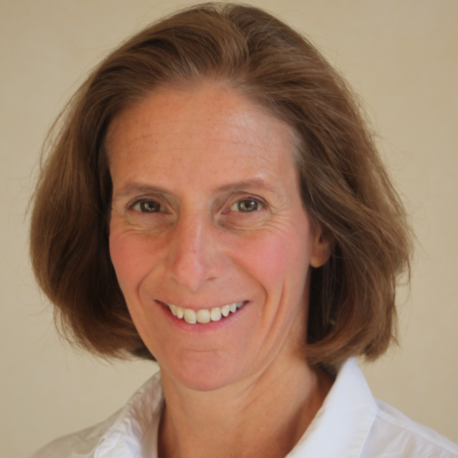 Speaker Dr Anna-Louise Mackinnon